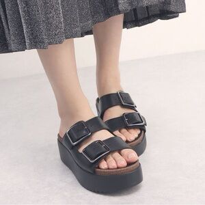 Clark’s Botanic Platform Slides in Black, Women’s SZ 8.5